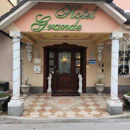 Hotel Grande Целе Экстерьер фото