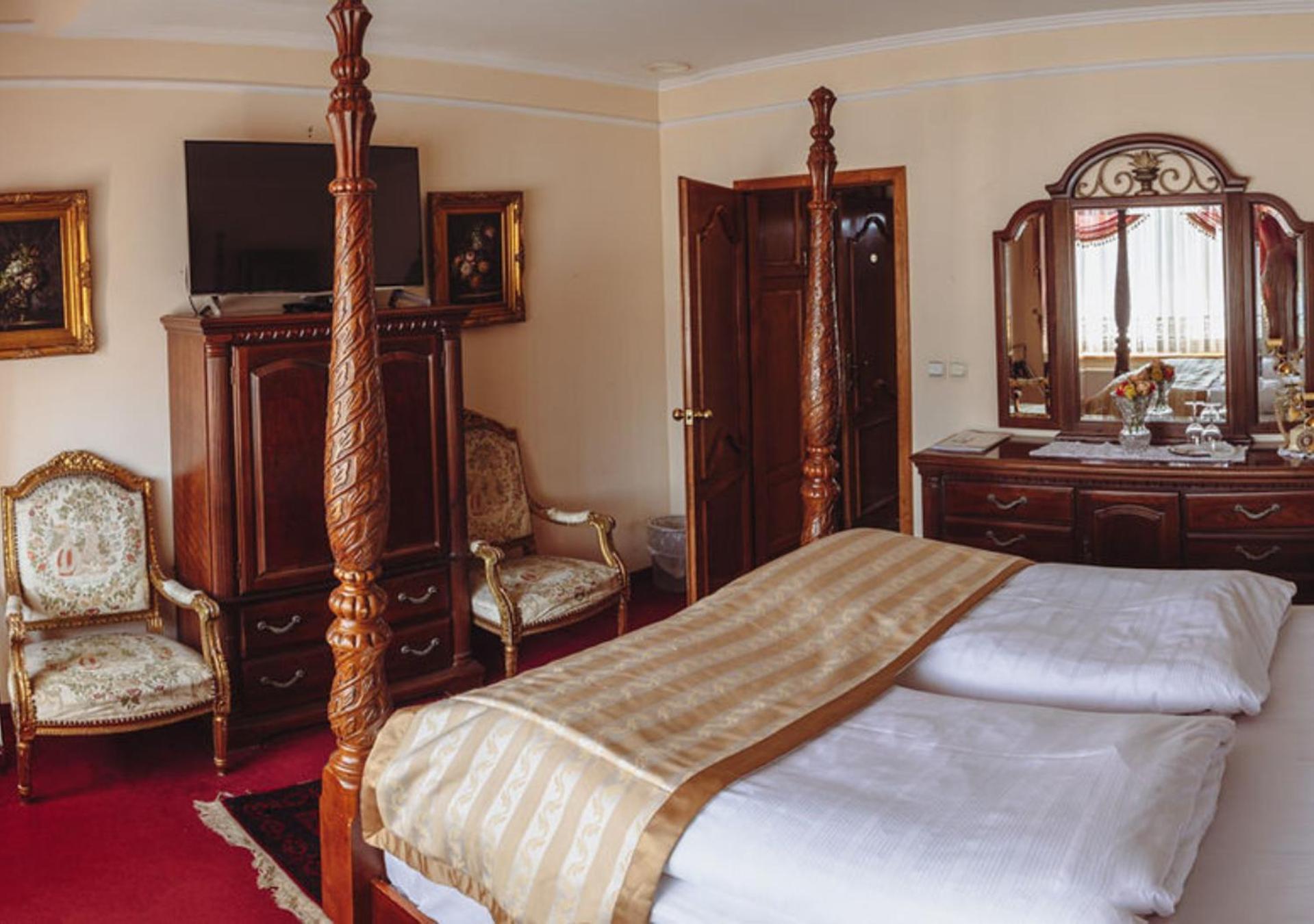 Hotel Grande Целе Экстерьер фото