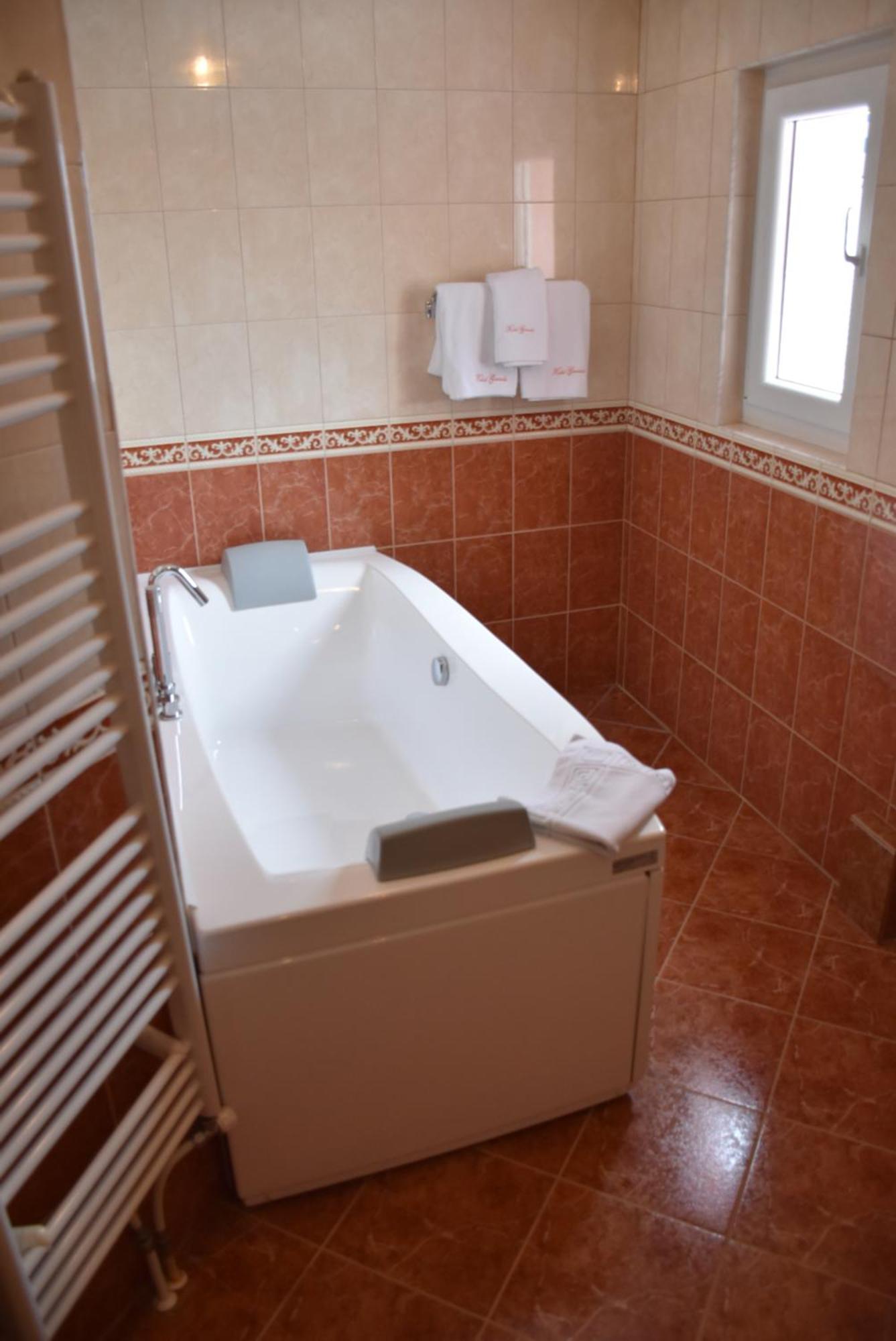 Hotel Grande Целе Экстерьер фото
