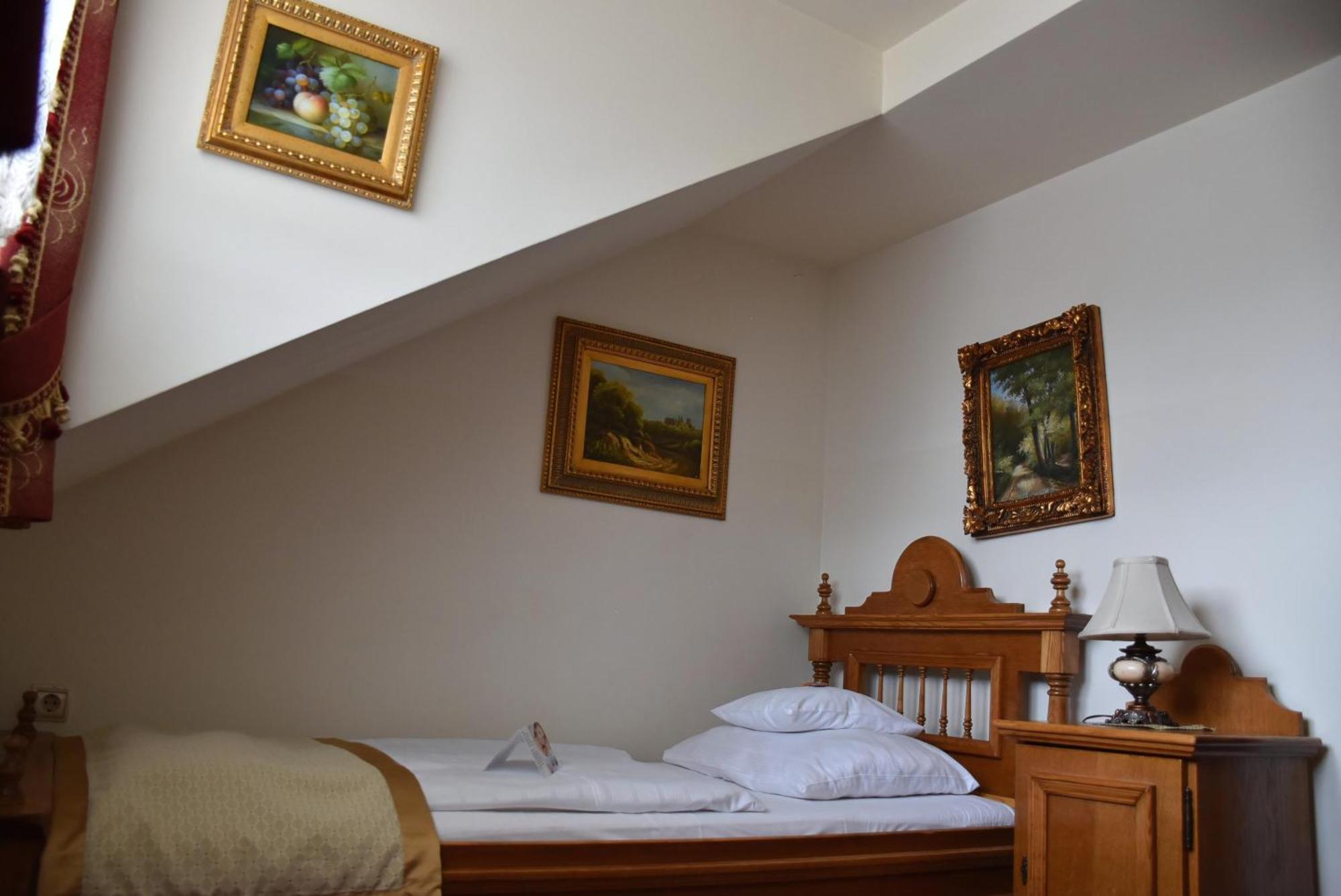 Hotel Grande Целе Экстерьер фото