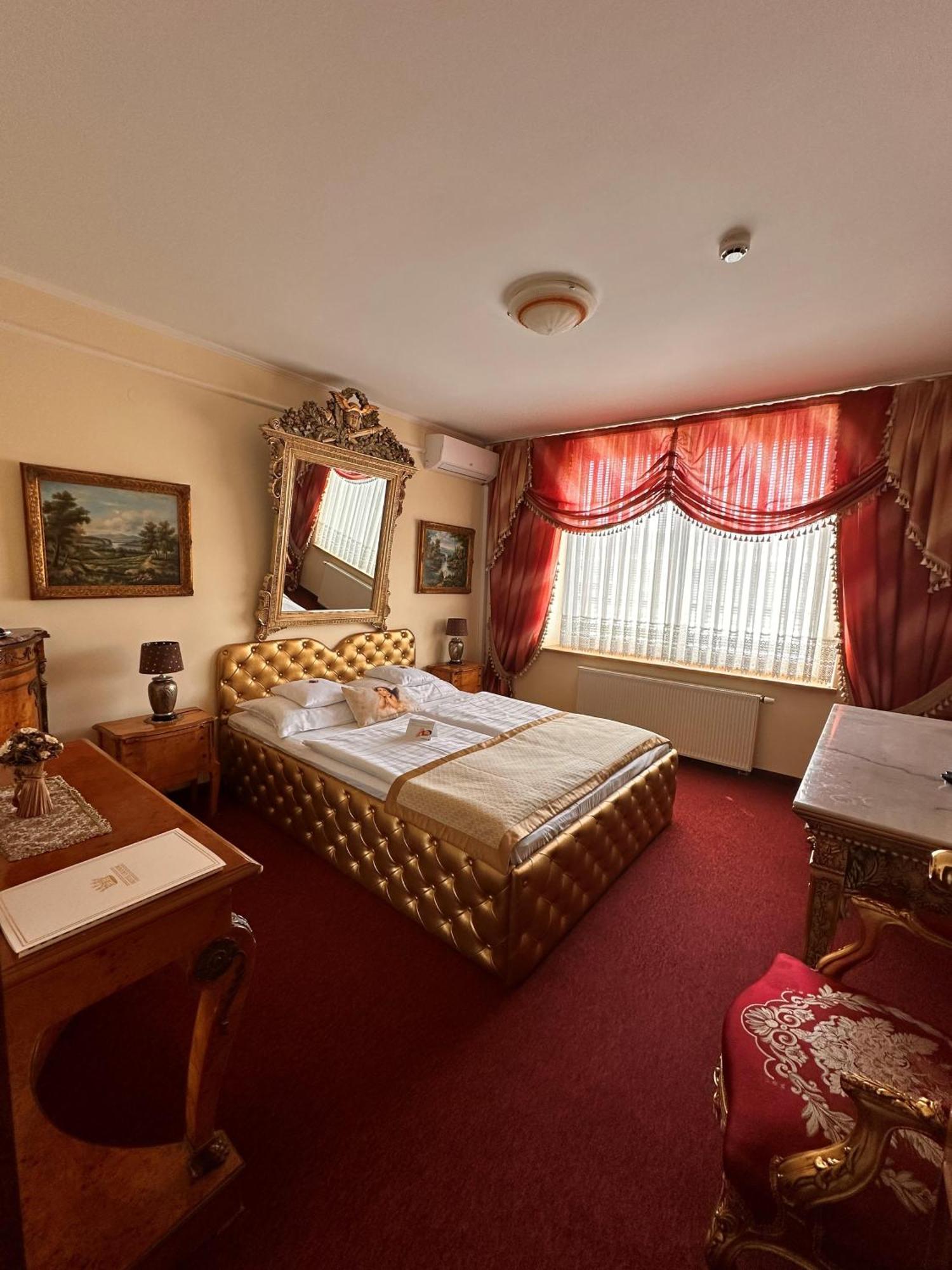 Hotel Grande Целе Экстерьер фото