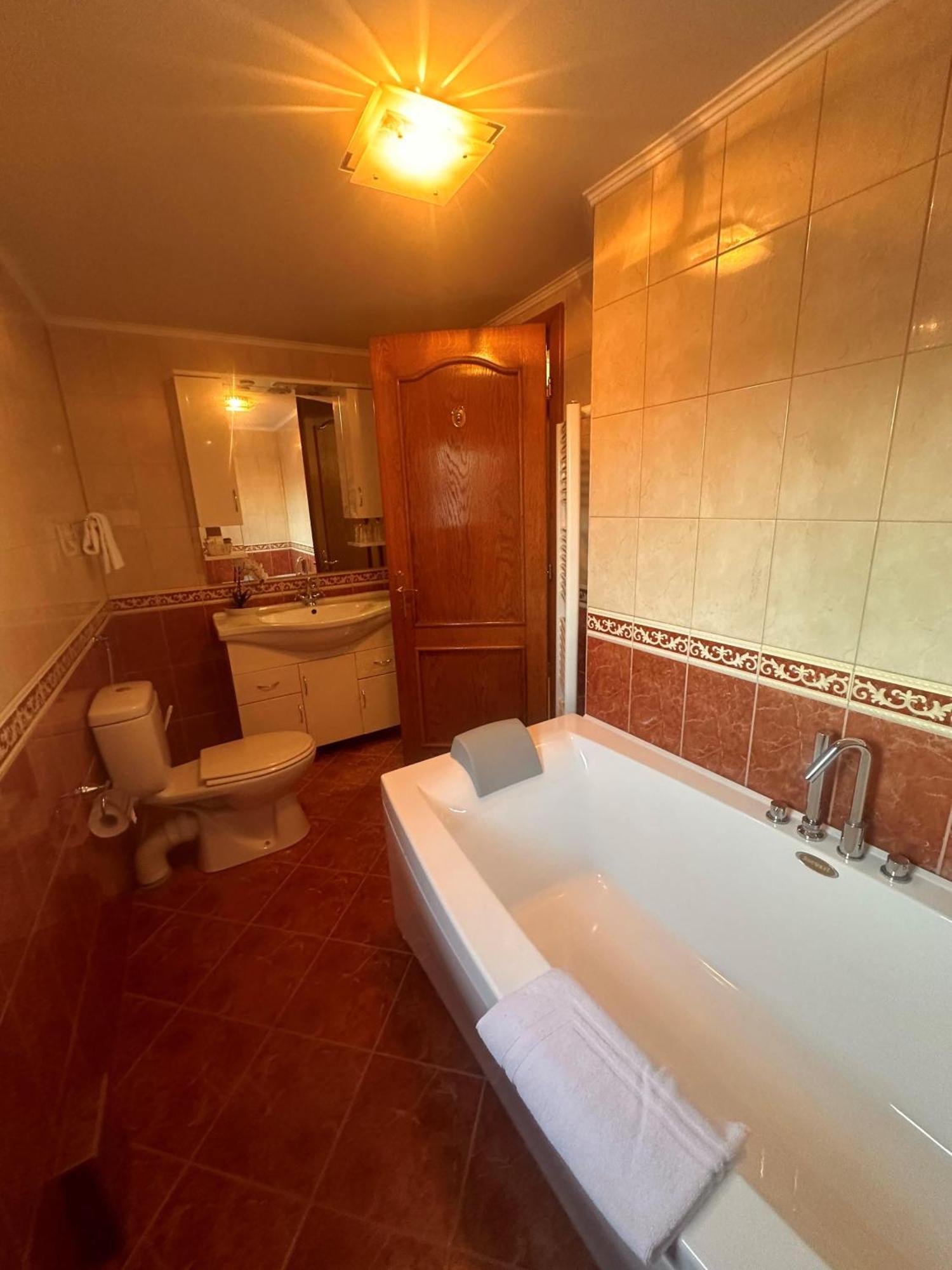 Hotel Grande Целе Экстерьер фото