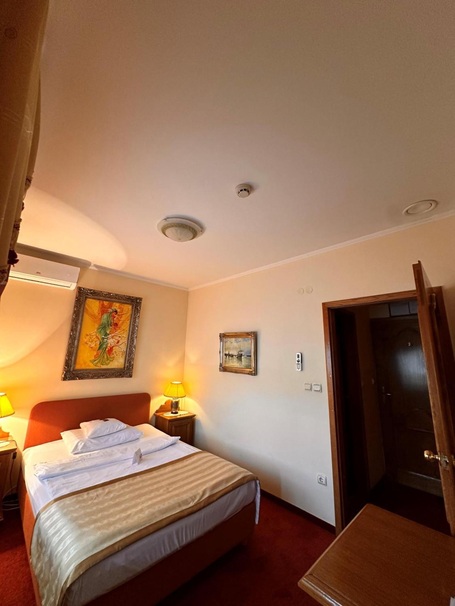 Hotel Grande Целе Экстерьер фото