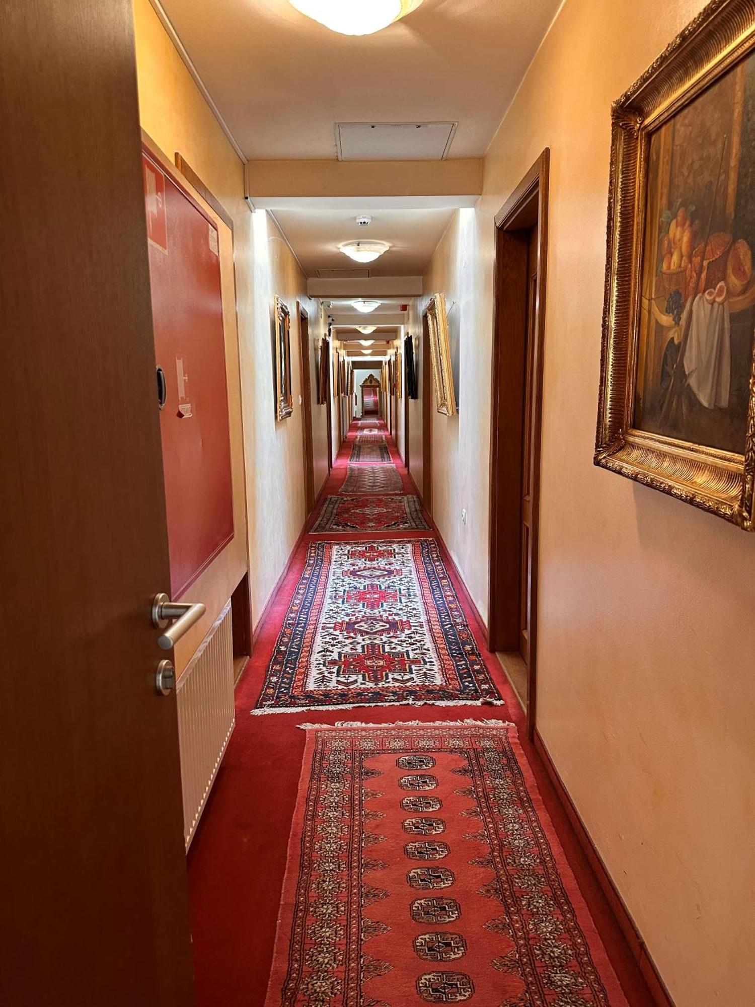 Hotel Grande Целе Экстерьер фото