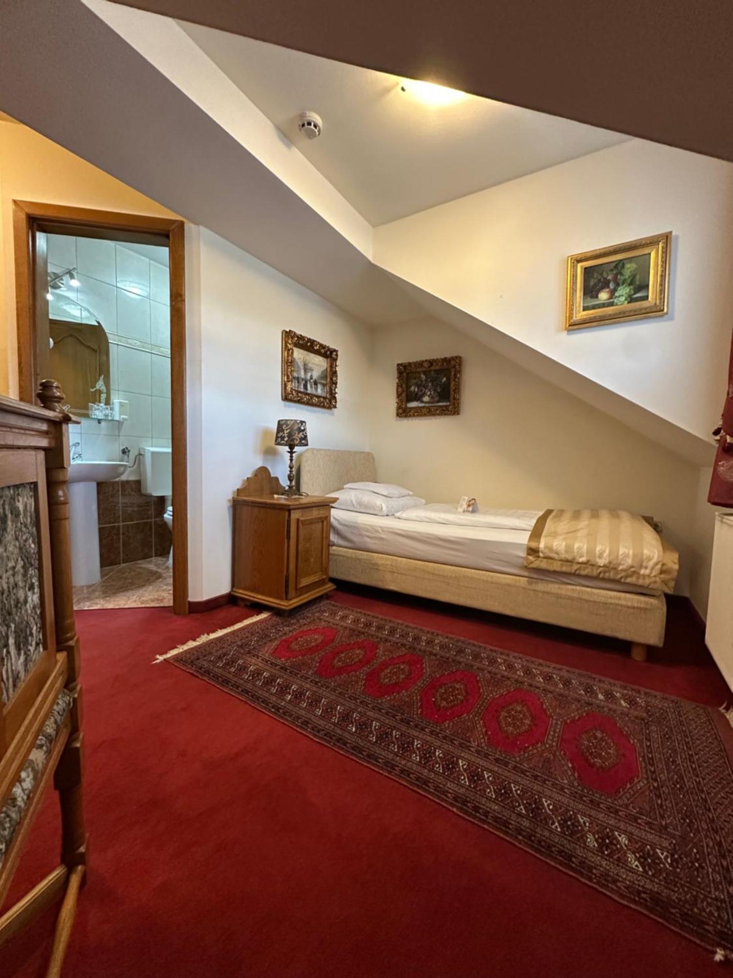 Hotel Grande Целе Экстерьер фото